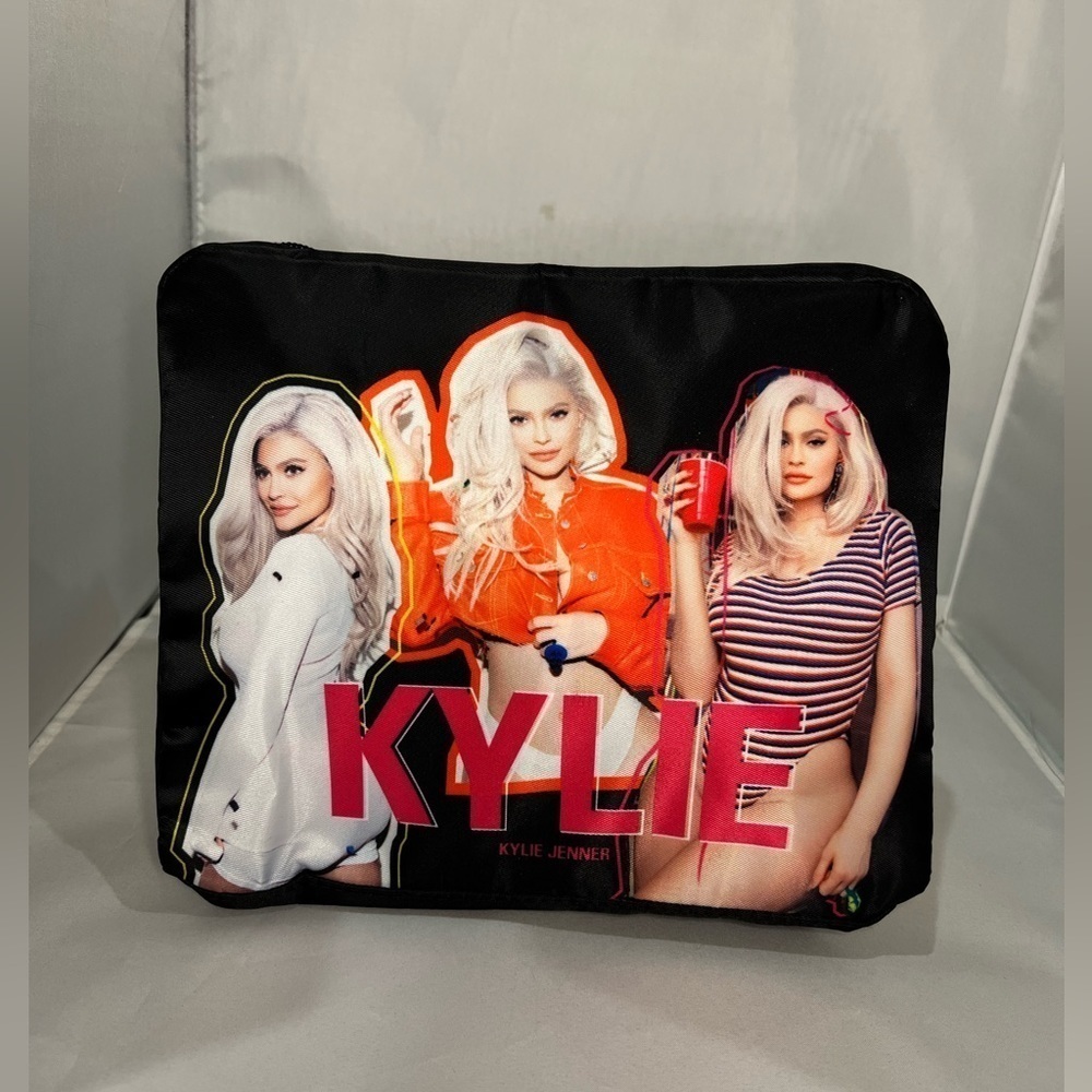 Kylie Cosmetics Limited Edition 21st Birthday Black Cosmetic Bag - Picture 2 of 11